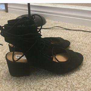 Not Selling but I'm looking for these shoes.
